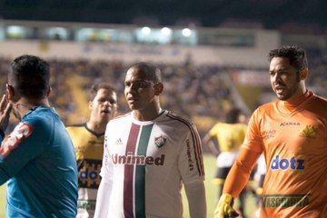 Walter diz que não foi pênalti, mas recusa comentar sobre o juiz