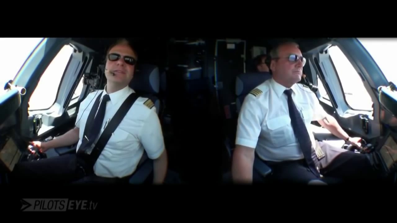 Pilot's View of Airbus A380 approach and landing at San Francisco