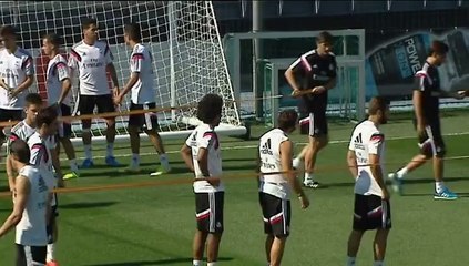 Casemiro y Morata trabajan unos minutos al margen del resto de jugadores del Real Madrid