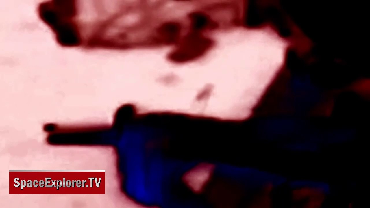 Uzayda uçan canlı olabilir mi? ISS etrafında uçan, canlı yayına karışan acayip uzay canlısı