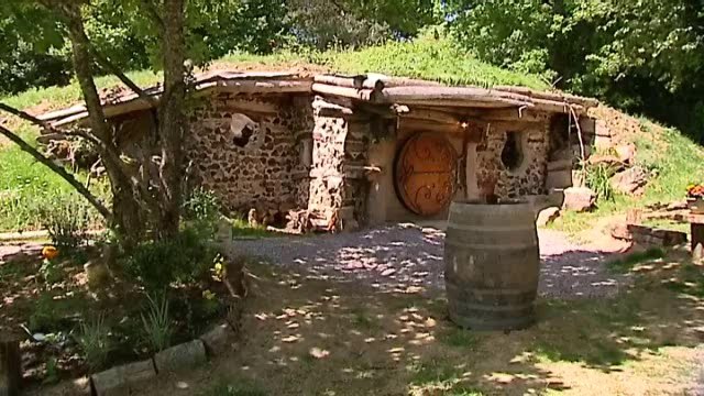 Dormir dans une maison de Hobbits en plein cœur du Morvan