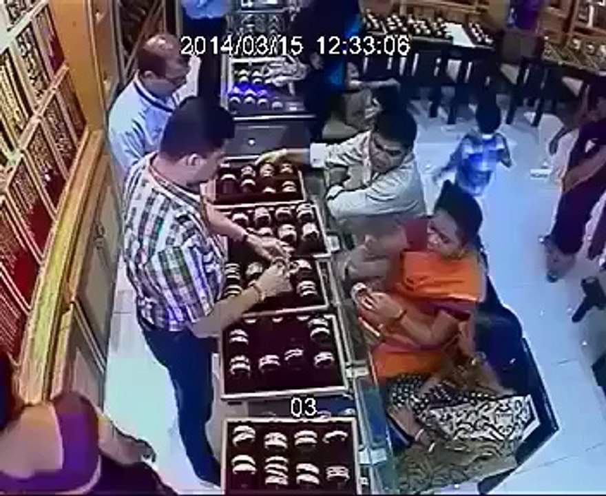 A Very Clever Women Thief