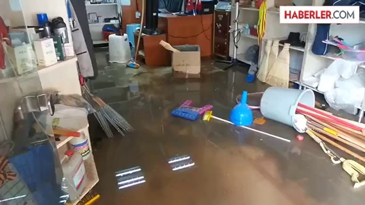 Sağanak etkili oldu -