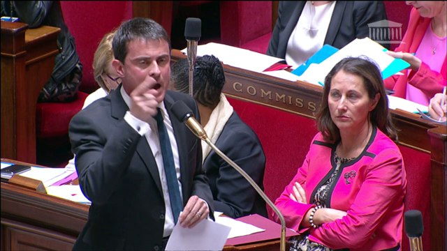 Incidents devant des synagogues: Valls prône le rassemblement