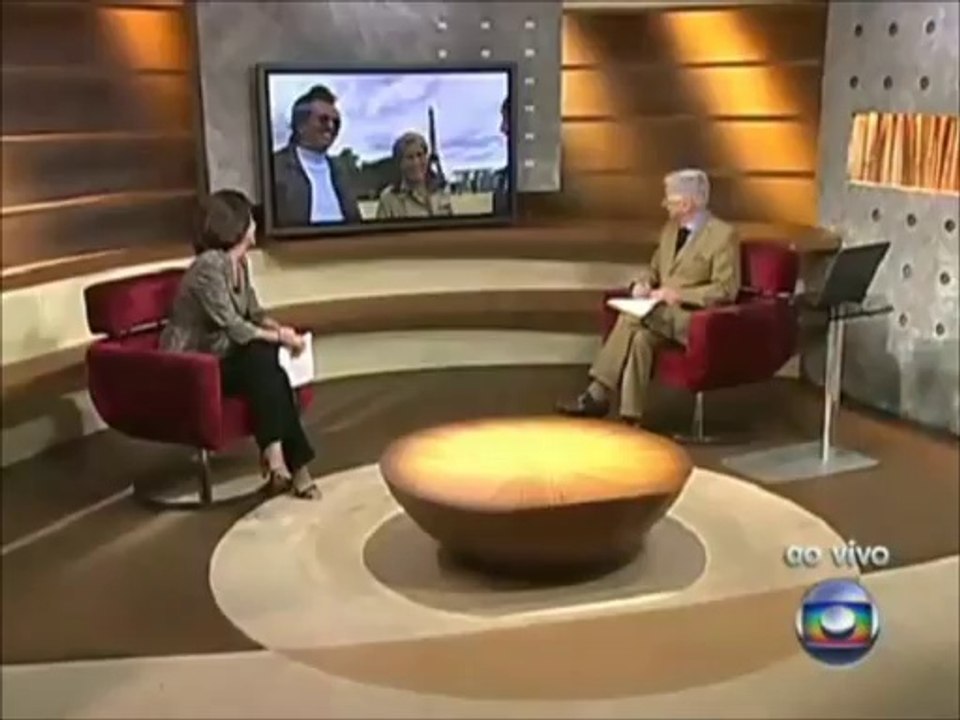 Gloria Pires e Orlando Morais comentam sobre os 120 anos da Torre Eiffel no Bom Dia Brasil - 2009