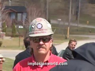 Người nước ngoài phá dỡ công trình