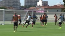 Inspirado, Carlos Alberto 'destrói' em treino do Botafogo