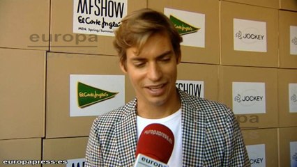 Carlos Baute, encantado con la firma de moda Jockey