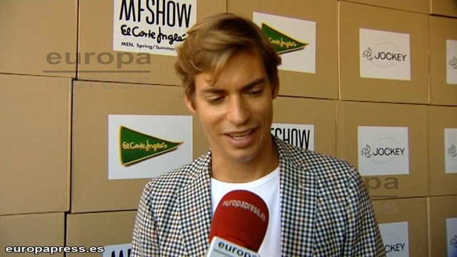 Carlos Baute, encantado con la firma de moda Jockey