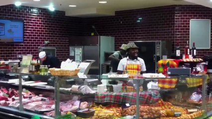 E Leclerc de Clichy (92) : le vendeur ambianceur (Episode 1)