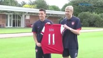 Mesut Özil unveiled at Arsenal