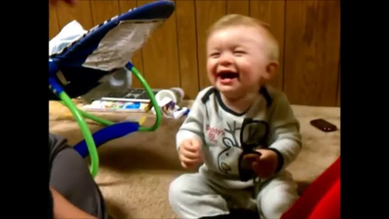 BABY TOY DROPPING