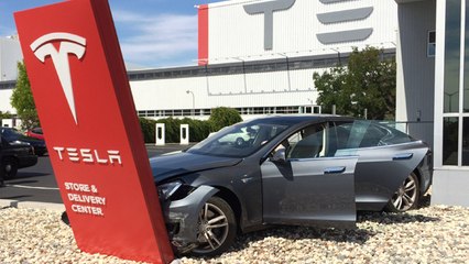 Brand New Tesla Model S Crashes Before Leaving Dealership !