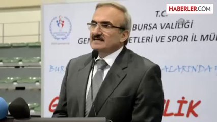 Vali Karaloğlu, sporcu gençlerle iftarda bir araya geldi -