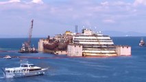 Timelapse : lentement, le « Costa-Concordia » s'extirpe de l'eau