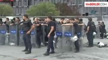 Polisler Atatürk Kültür Merkezi'nden Ayrılıyor