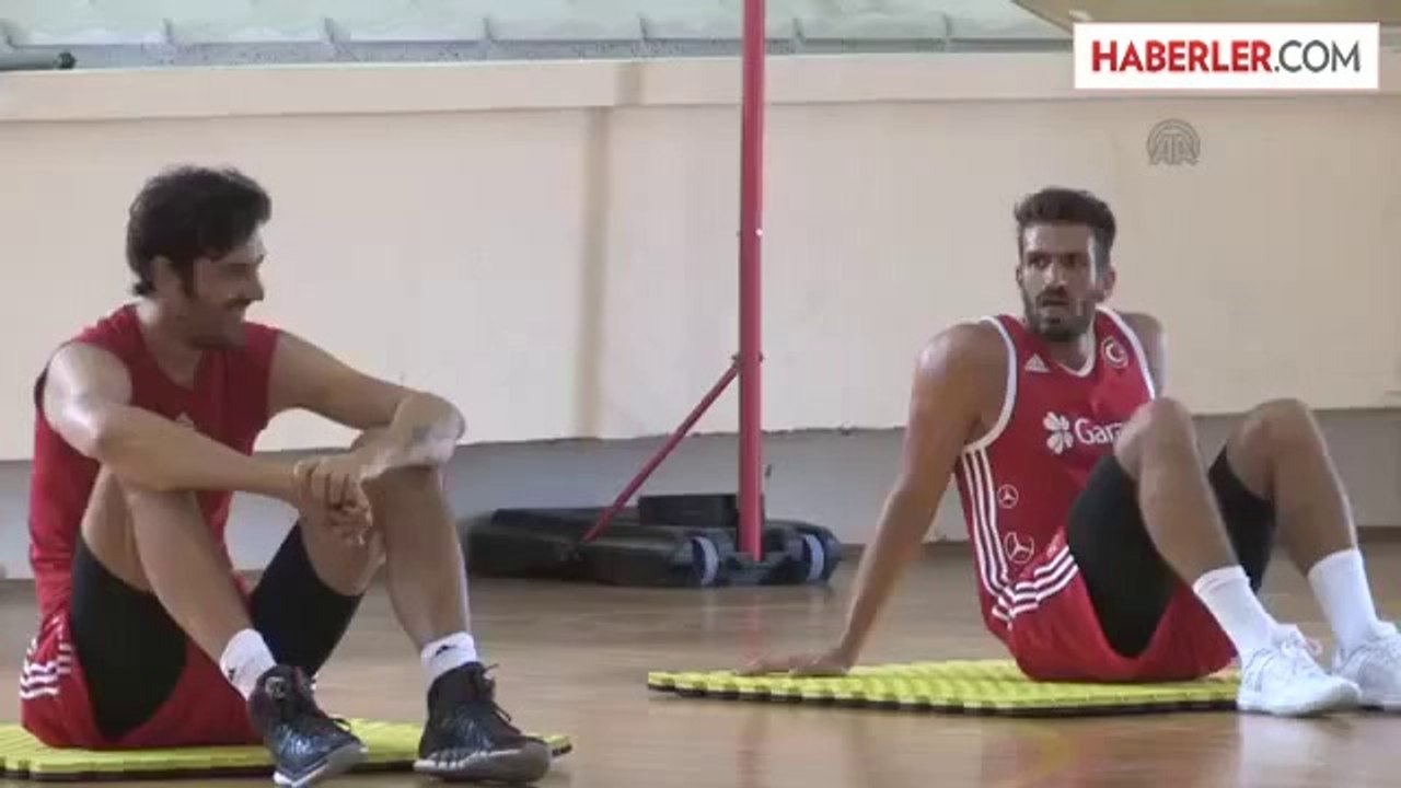 A Milli Erkek Basketbol Takımı'nın Çeşme kampı sona erdi -