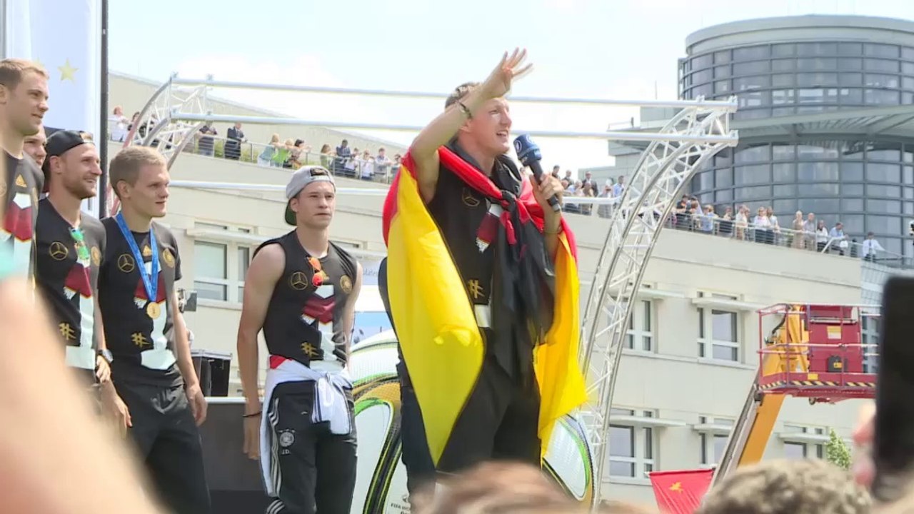 Schweinsteiger: 'Haben endlich das scheiß Ding!'