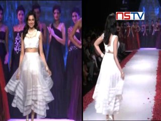 Divya Khosala shows off her thighs in see through dress