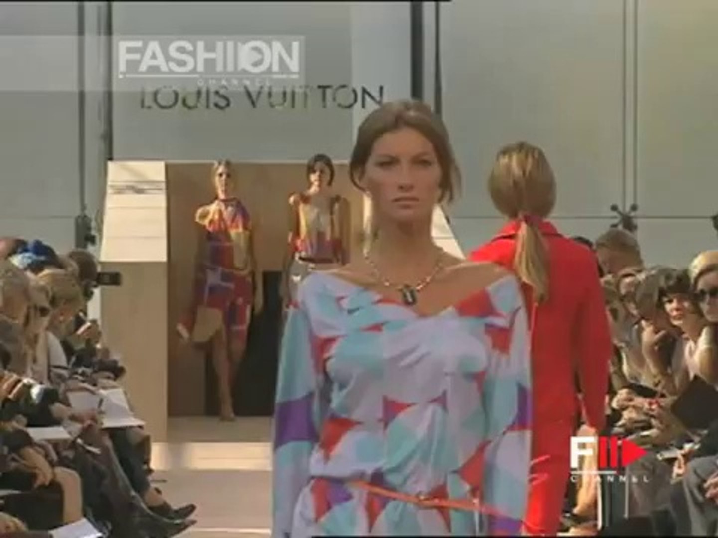 Louis Vuitton Spring/Summer 2002 Fashion Show.
