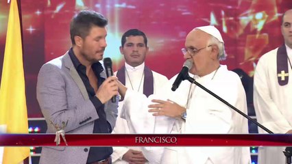 El Papa Francisco visitó Showmatch y "bendijo" la unión entre Lorenzo y Olivia (15/07/14)