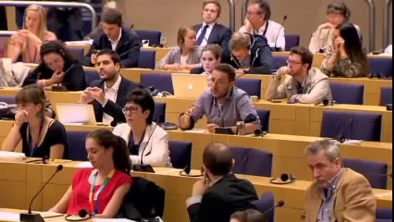 Pablo Iglesias (Podemos) aplaudido en Europa y silenciado por los médios Españoles