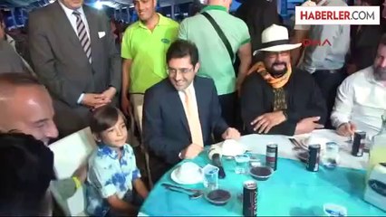 İftar Çadırında Bir Hollywood Yıldızı