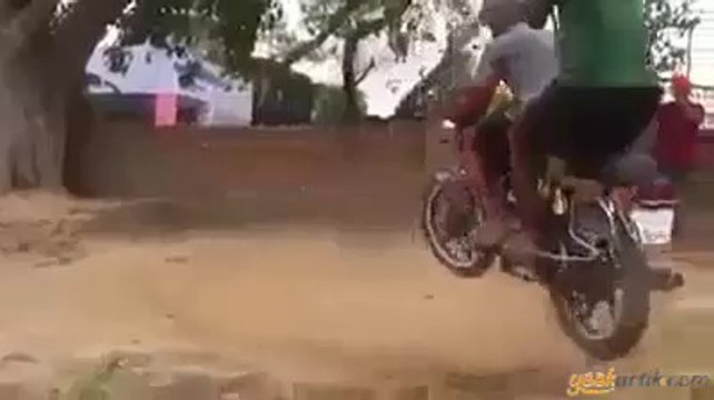 Motorlu salıncak. Adamlar yapmış abi :)