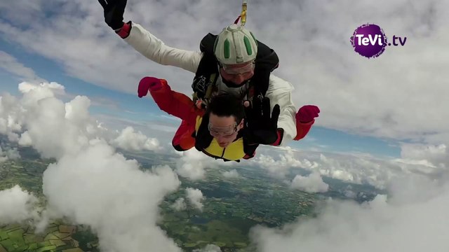 Saut en parachute à Lessay [TéVi ETE] 14_07_17