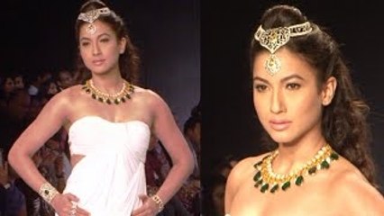 Gauhar Khan On Ramp At India International Jewellery Week (IIJW) 2014