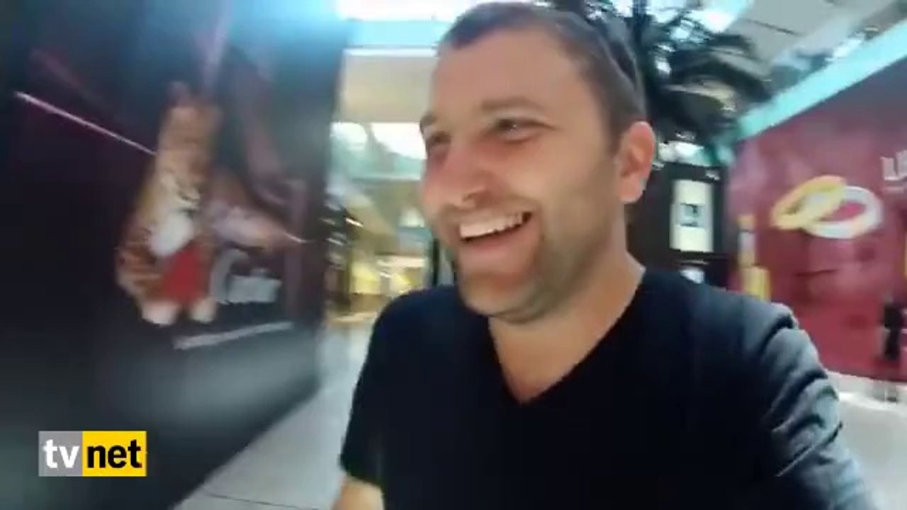 İlk Defa Ezan Sesi Duyan Şirin Kız ve Tepkileri