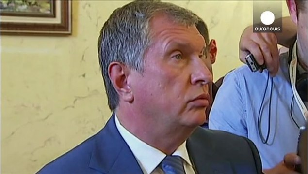 US and EU hit Russia with fresh sanctions as Ukraine crisis continues