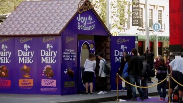 Vending Machine Dispenses Chocolate Based on Facebook Profiles