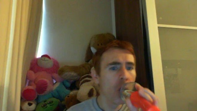 Wiwi égratigne les filles qui s'appellent Valérie d'Oldelaf