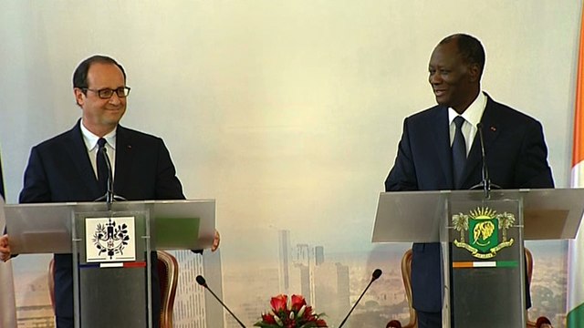 Conférence de presse conjointe de François Hollande et Alassane Ouattara au forum économique d'Abidjan