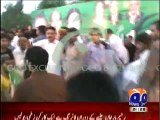 Fight between PTI Workers during a Jalsa in Rahim Yar Khan