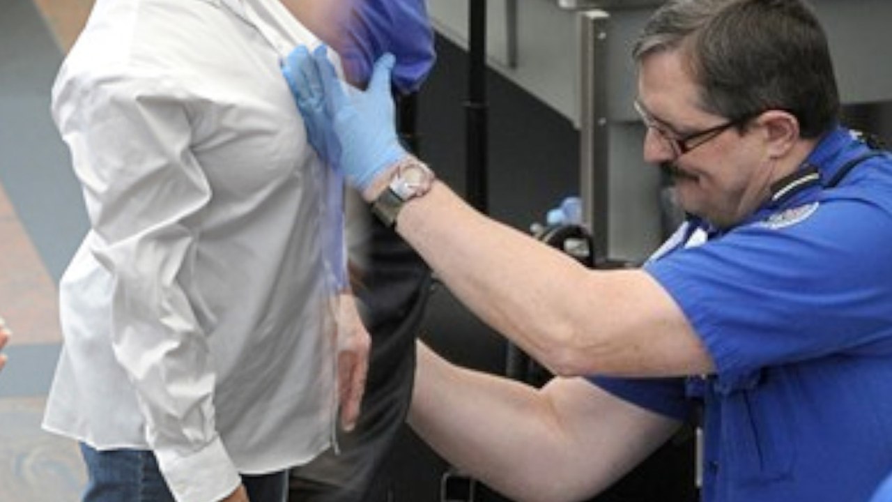 Drunk Guy Impersonates TSA Agent, Gropes 2 Women