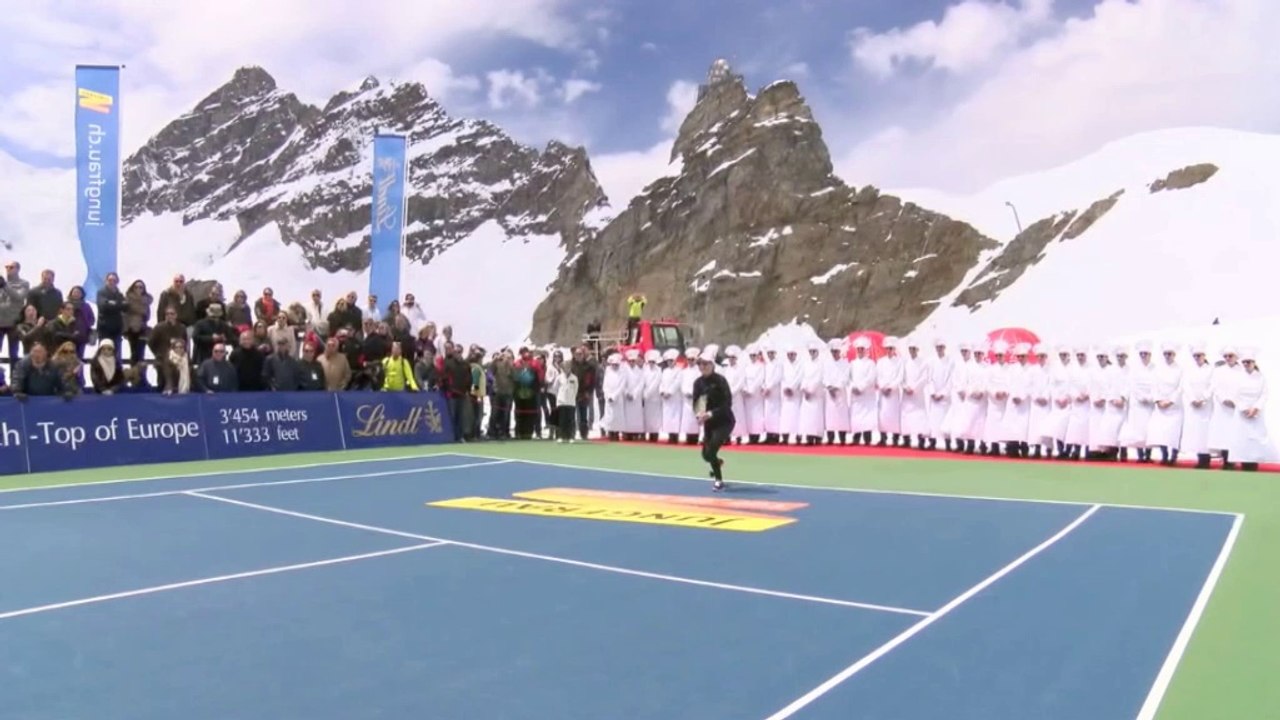 Buzz - Federer et Vonn jouent au tennis dans les Alpes