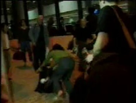 Fights - Girl Attacks Reporter