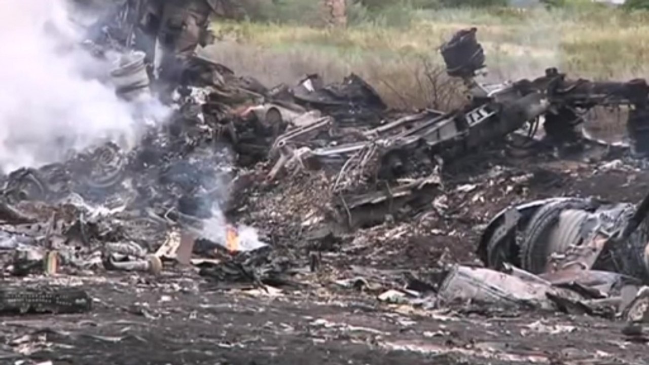 Australian PM points finger at Russia over downed Malaysian plane