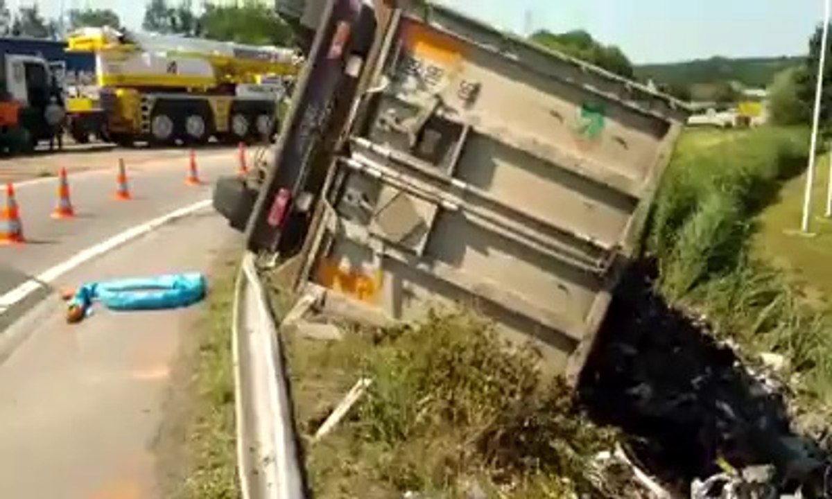 Un camion comtois se renverse près de Nancy