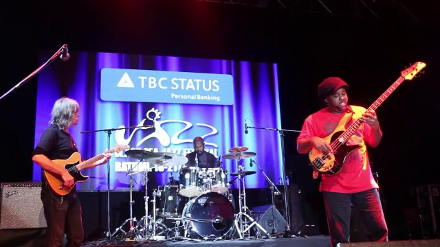 Mike Stern Band Feat. Victor Wooten - Black Sea Jazz Festival (July 2013)