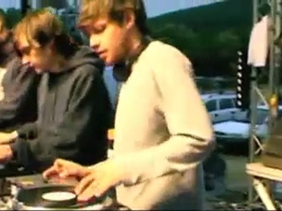 Birdy Nam Nam - Violons (Live 1)