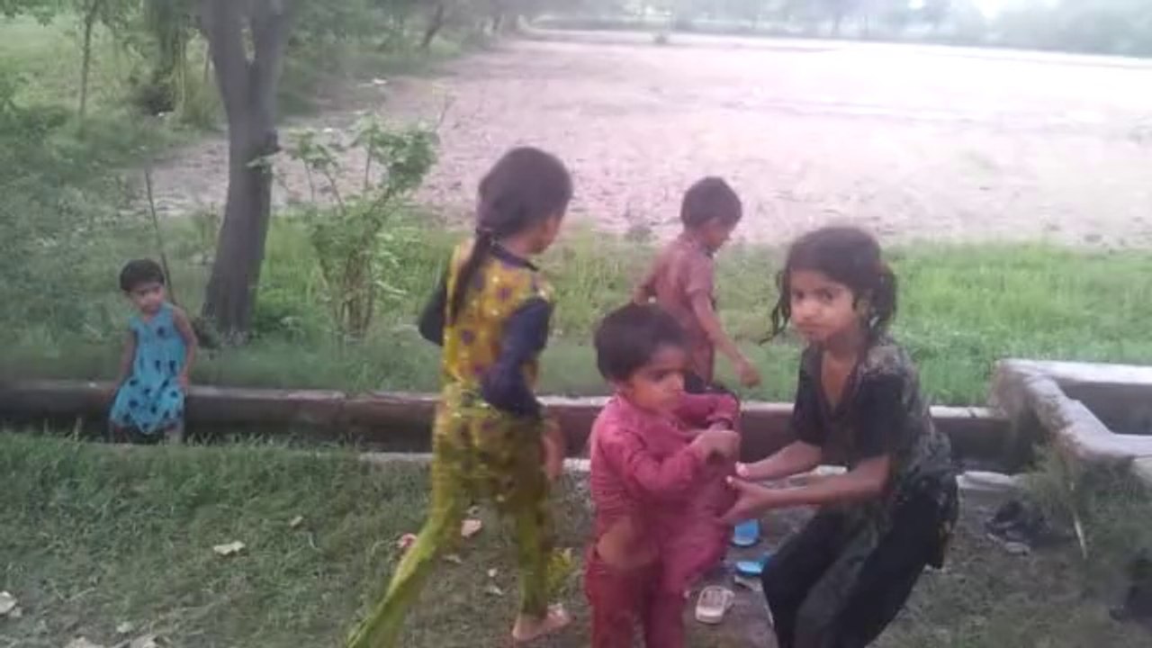 children bathing tube wel...2014