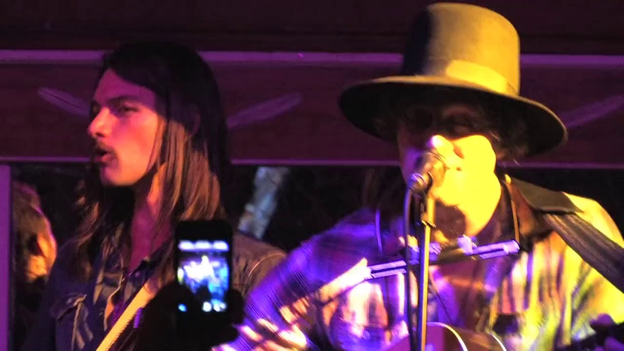 Duane Betts Guitar Solo at Malibu Inn 3  29 2013