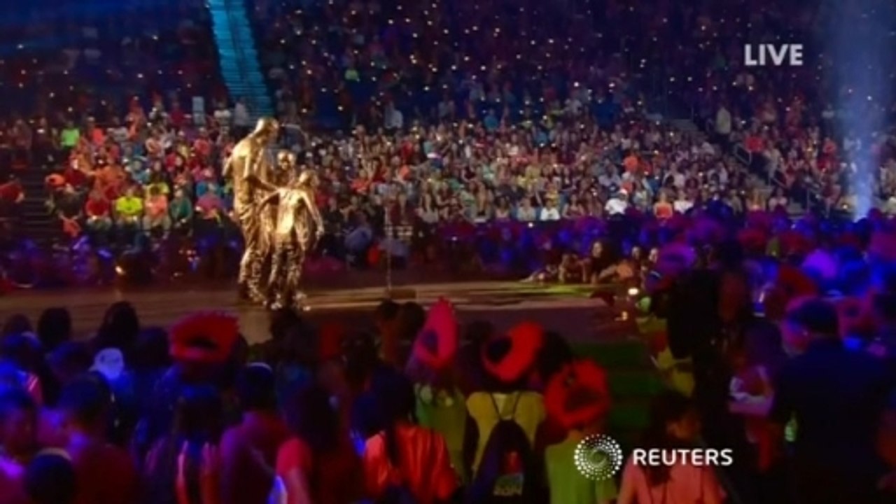David Beckham gets gold slimed at first Kids' Choice Sports Awards