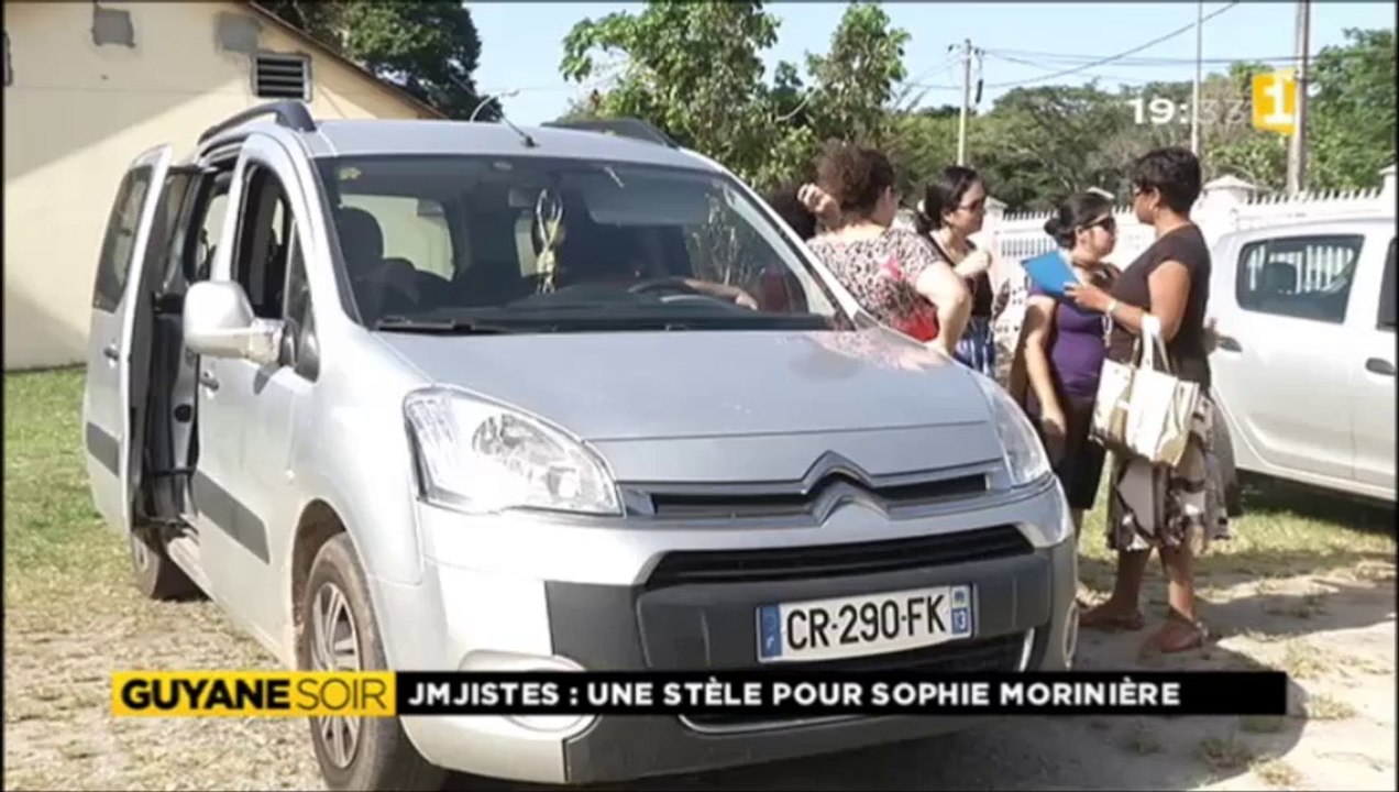 Départ des jeunes catholiques