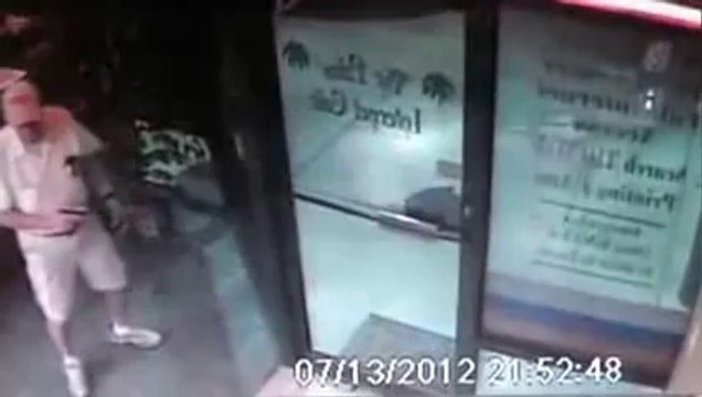 Florida Internet Cafe Robbery ends with Assailants Shot and Running for Dear Life!