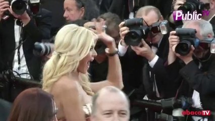 Exclu vidéo : Victoria Silvstedt sur le tapis rouge toujours pleine de joie et de sex-appeal