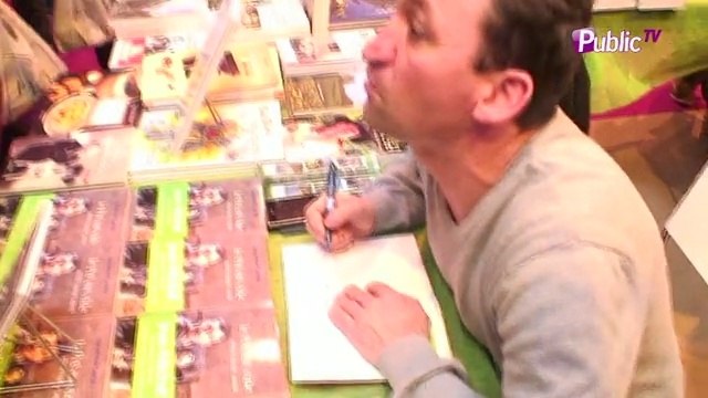 Exclu video: Jean-Michel Claveau (L'amour est dans le pré) rencontre ses fans au salon du livre !